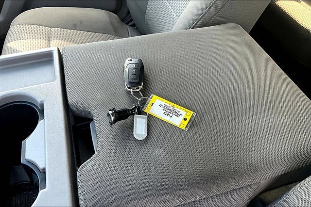Used 2017 Ford F150 XLT AWD/4WD image 31