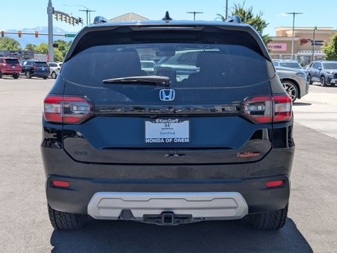 Certified 2025 Honda Pilot TrailSport image 7