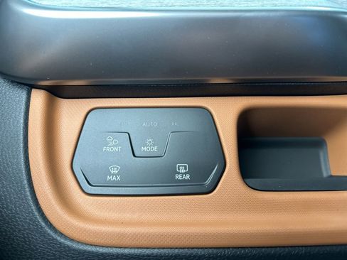 New 2025 Volkswagen ID. Buzz Pro S image 24