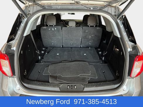 Used 2021 Ford Explorer XLT RWD image 30