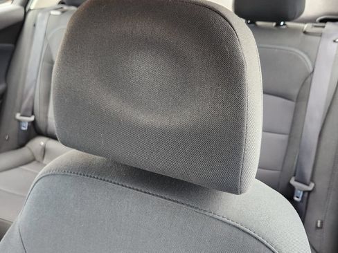 Used 2018 Chevrolet Cruze LT FWD image 6
