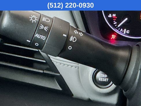 Used 2025 Subaru Outback Premium AWD/4WD image 13