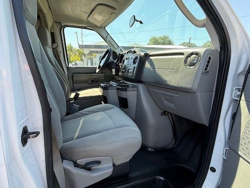 Used 2010 Ford E-350 and Econoline 350 Super Duty RWD image 17