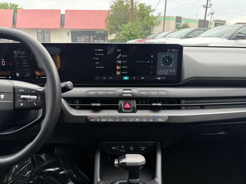 Used 2025 Kia K4 FWD image 17