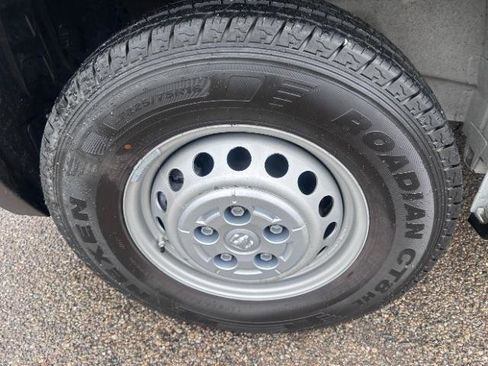Used 2025 RAM ProMaster 2500 w/ Safety Group FWD image 22