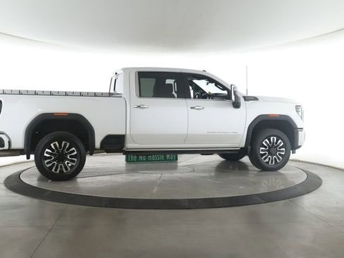 Used 2024 GMC Sierra 2500 Denali Ultimate AWD/4WD image 6