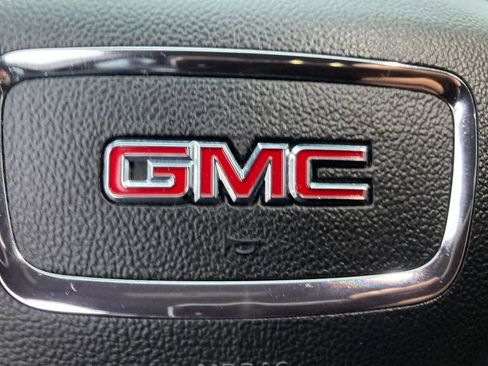 Used 2017 GMC Acadia SLT image 26