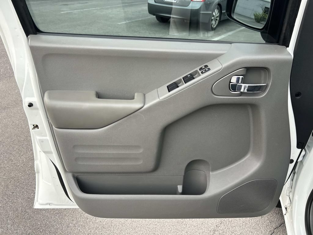 Used 2018 Nissan Frontier SV RWD image 27