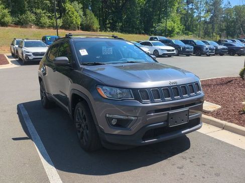 Used 2021 Jeep Compass Latitude FWD image 5