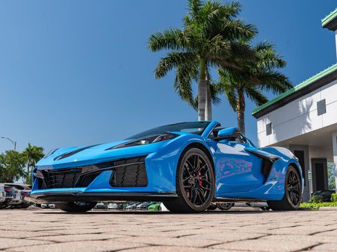 Used 2024 Chevrolet Corvette Z06 w/ Stealth Interior Trim Package image 17