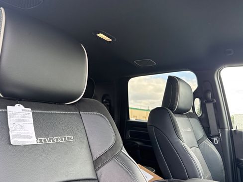 New 2026 RAM 2500 Laramie AWD/4WD image 15