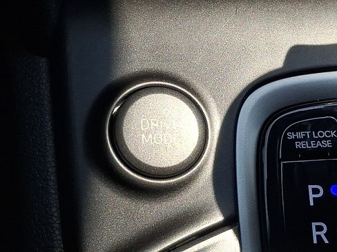 Used 2020 Hyundai Kona Limited AWD/4WD image 26