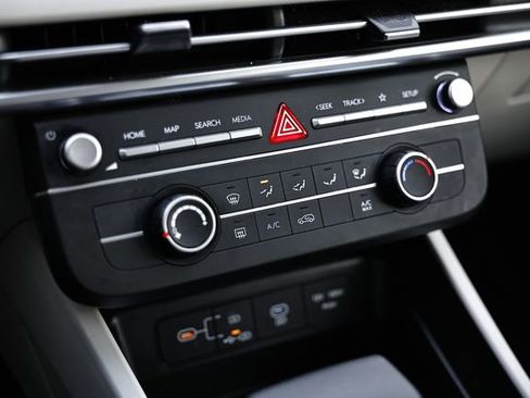 Certified 2025 Hyundai Tucson SE FWD image 37
