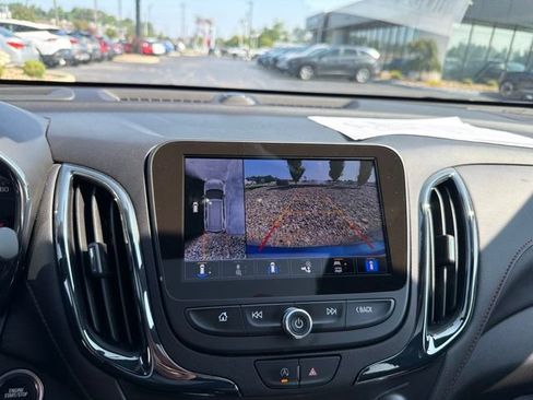 Used 2024 Chevrolet Equinox RS FWD image 15