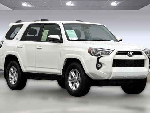 Used 2024 Toyota 4Runner SR5 image 6