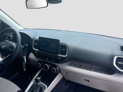 Used 2022 Hyundai Venue SEL FWD image 29