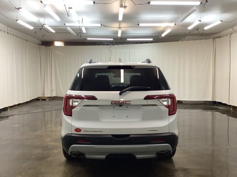 Used 2023 GMC Acadia SLT w/ Technology Package AWD/4WD image 7