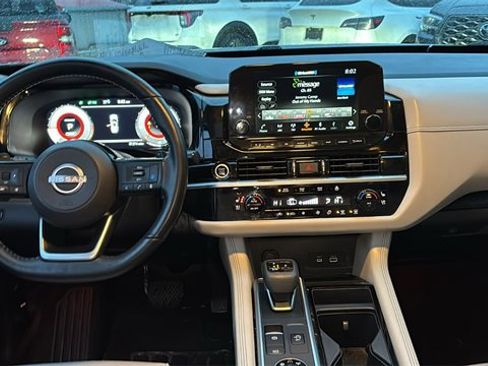 Used 2022 Nissan Pathfinder Platinum w/ Cargo Package image 7