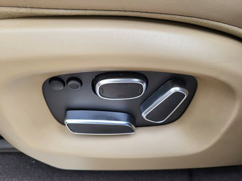 Used 2015 Land Rover Range Rover Sport HSE image 15