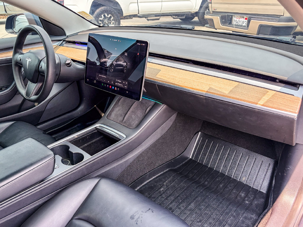 Used 2022 Tesla Model 3 Long Range AWD/4WD image 32