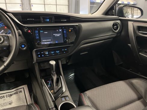 Used 2017 Toyota Corolla SE image 22