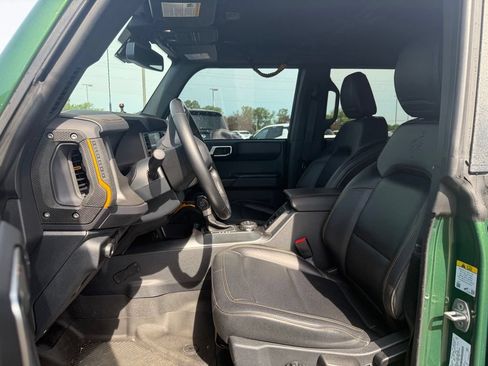 Used 2024 Ford Bronco Badlands w/ Sasquatch Package AWD/4WD image 12