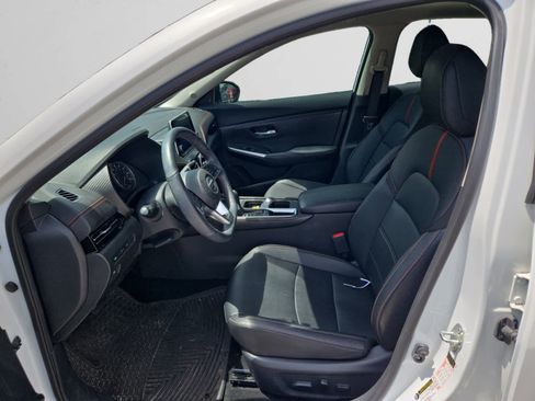 Used 2021 Nissan Sentra SR w/ SR Premium Package FWD image 9