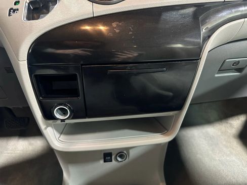 Used 2012 Toyota Sienna FWD image 42