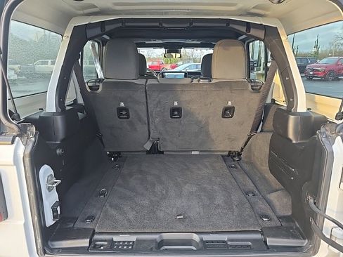 Used 2024 Jeep Wrangler Unlimited Rubicon image 26