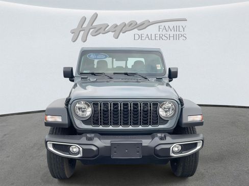 New 2026 Jeep Gladiator Sport image 7