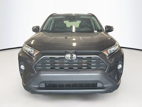 Used 2019 Toyota RAV4 XLE w/ Convenience Package AWD/4WD image 2