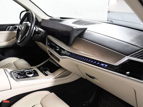Used 2023 BMW X7 xDrive40i w/ Executive Package AWD/4WD image 19