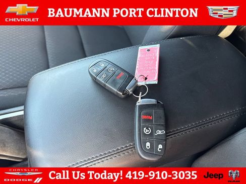 Used 2018 Jeep Grand Cherokee Laredo AWD/4WD image 29