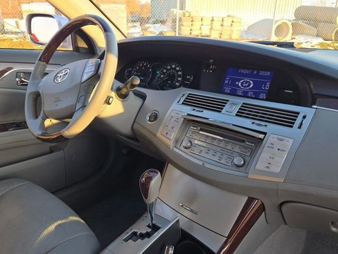 Used 2008 Toyota Avalon XL image 6