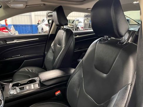 Used 2020 Ford Fusion Titanium image 23
