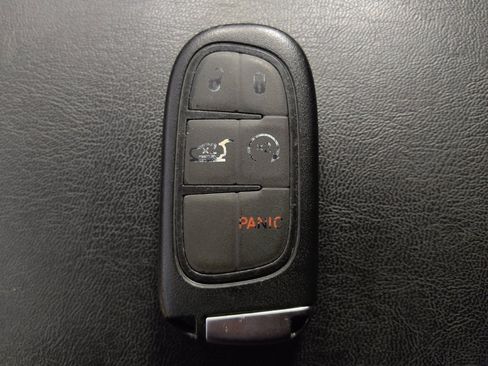 Used 2022 Jeep Cherokee Latitude Lux image 32