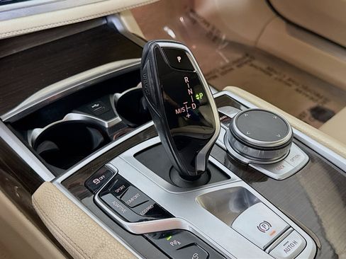 Used 2021 BMW 740i image 20