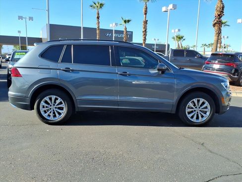 Used 2020 Volkswagen Tiguan S image 6
