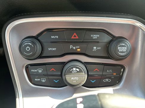 Used 2019 Dodge Challenger R/T RWD image 27