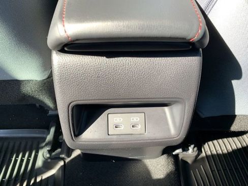 Used 2025 Toyota Corolla SE FWD image 31