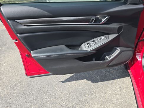 Used 2018 Honda Accord Sport image 27