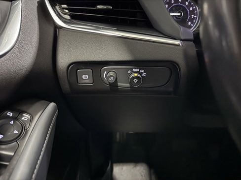 Used 2021 Buick Enclave Essence image 20