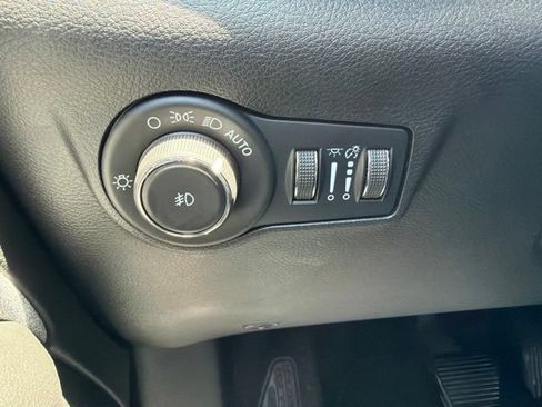 Used 2024 Jeep Compass Latitude AWD/4WD image 23