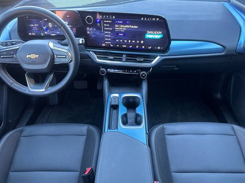 Used 2024 Chevrolet Equinox EV LT image 16