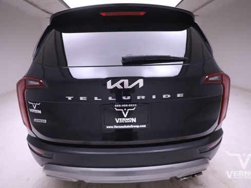 Used 2022 Kia Telluride SX w/ SX Prestige Package image 4