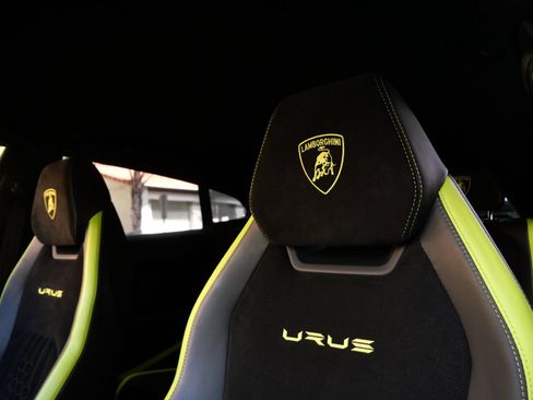 Used 2024 Lamborghini Urus Performante AWD/4WD image 35
