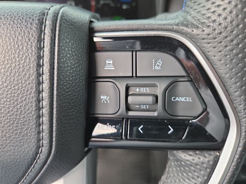 Used 2023 Toyota Tundra Platinum AWD/4WD image 27