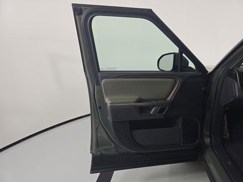 Used 2022 Rivian R1T Launch Edition image 16