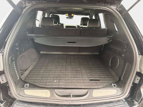 Used 2018 Jeep Grand Cherokee Overland RWD image 12
