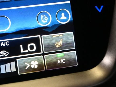 Certified 2025 Subaru Outback Onyx Edition AWD/4WD image 36